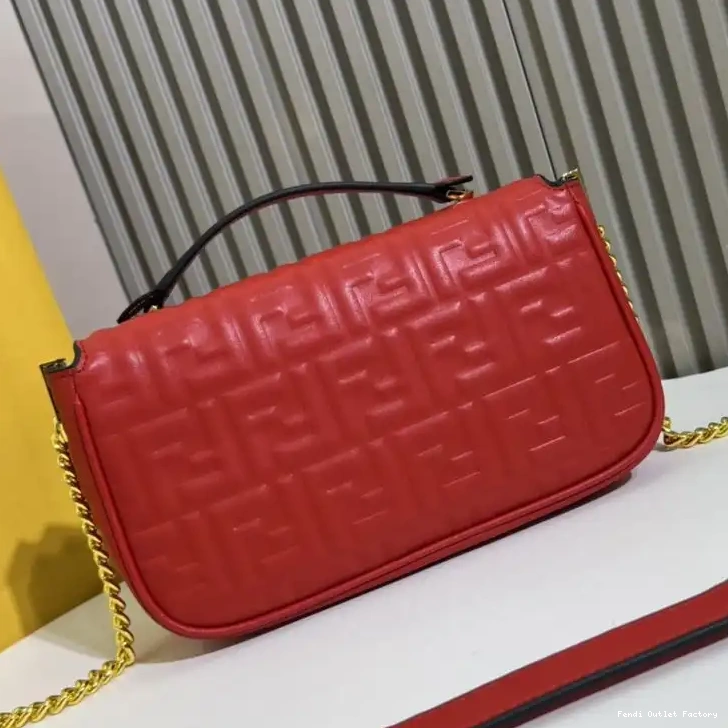 Vintage HOT Baguette Bag Midi Red In Leather Chain Nappa FF Fendi Motif 0524
